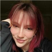 Estudiante universitaria se anuncia como profesora de inglés a niños de primaria y la ESO